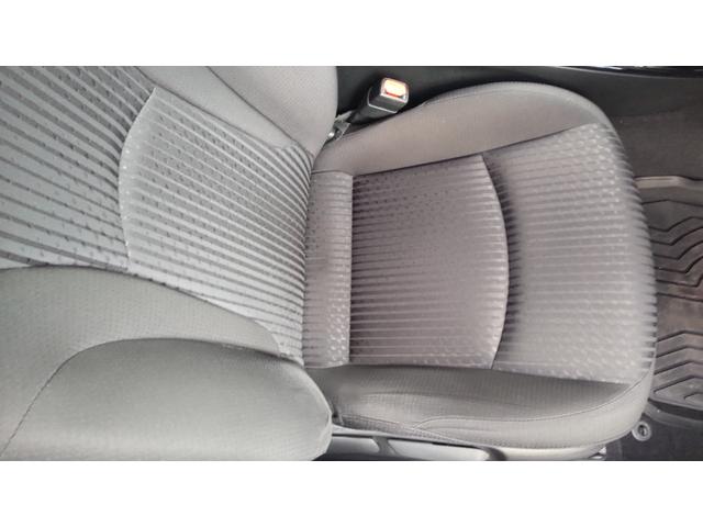 プリウス Sセーフティプラス メモリーナビ・フルセグ・CD/DVD再生・Bluetooth・バックカメラ・オートクルーズ・社外アルミ15インチ・LEDライト・フォグ・オートライト・オートハイビーム・スマートキー・プッシュスタート(18枚目)