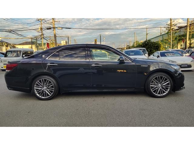 クラウンハイブリッド アスリートG HDDナビ・黒皮シート フルセグ・CD/DVD再生・Bluetooth・バックカメラ・ETC・ドラレコ・シートエアコン・シートヒーター・ハンドルヒーター・パワーシート・シートメモリー・HIDライト(4枚目)