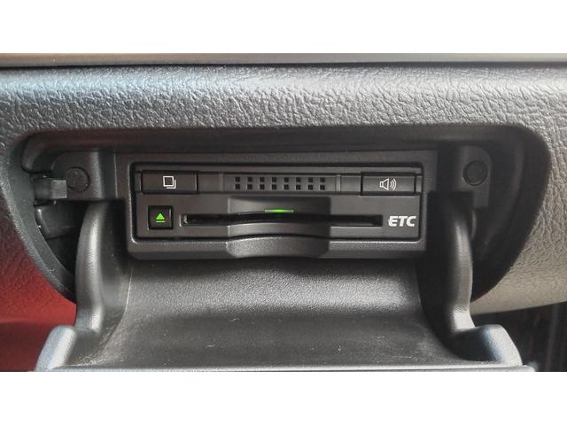 クラウンハイブリッド アスリートG HDDナビ・黒皮シート フルセグ・CD/DVD再生・Bluetooth・バックカメラ・ETC・ドラレコ・シートエアコン・シートヒーター・ハンドルヒーター・パワーシート・シートメモリー・HIDライト(12枚目)