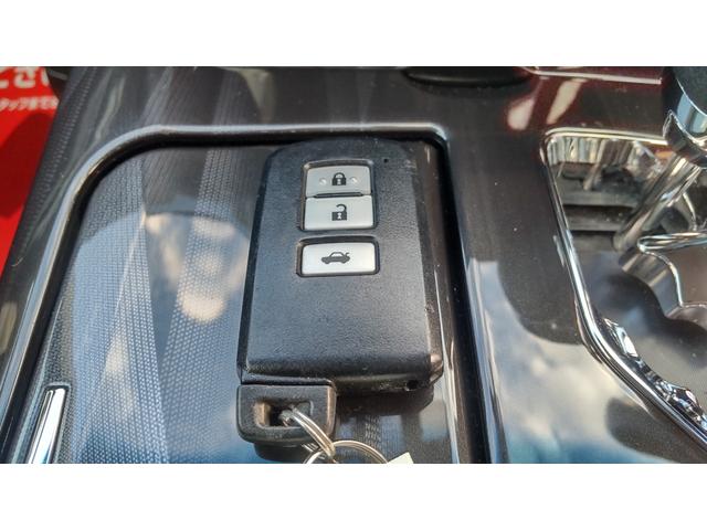 クラウンハイブリッド アスリートG HDDナビ・黒皮シート フルセグ・CD/DVD再生・Bluetooth・バックカメラ・ETC・ドラレコ・シートエアコン・シートヒーター・ハンドルヒーター・パワーシート・シートメモリー・HIDライト(13枚目)