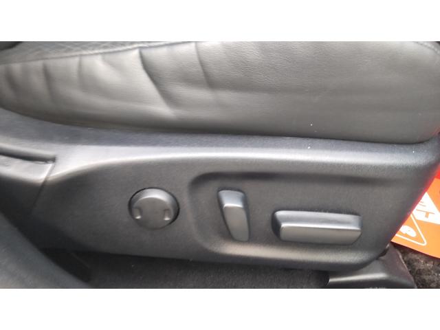 クラウンハイブリッド アスリートG HDDナビ・黒皮シート フルセグ・CD/DVD再生・Bluetooth・バックカメラ・ETC・ドラレコ・シートエアコン・シートヒーター・ハンドルヒーター・パワーシート・シートメモリー・HIDライト(19枚目)