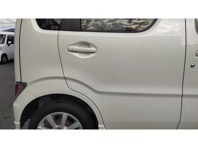 弊社はあいおいニッセイ同和の代理店です!納車日がやってきたのに任意保険への加入を忘れていても納車のその日に加入が可能です!また他社への名義変更後のFAXも致しますのでうっかりを見逃しません!