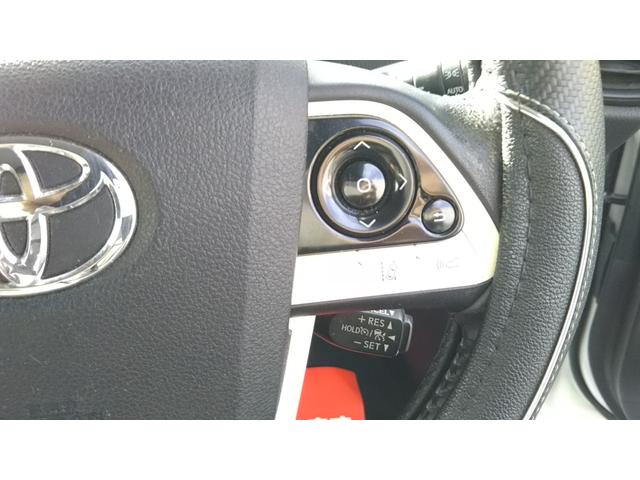 プリウス Ｓ　衝突被害軽減システム　９インチナビ・モデリスタエアロ・モデリスタアルミホイール・フルセグ・ＣＤ／ＤＶＤ再生・Ｂｌｕｅｔｏｏｔｈ・バックカメラ・ＥＴＣ・ドラレコ前後・ＬＥＤライト・フォグ・オートライト・オートハイビーム（14枚目）