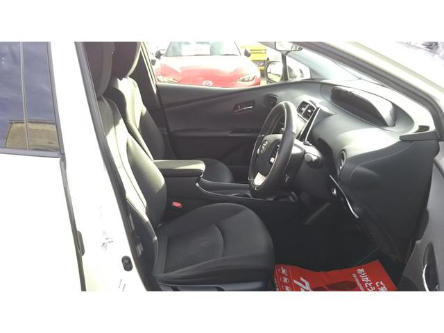 プリウス Ｓ　衝突被害軽減システム　９インチナビ・モデリスタエアロ・モデリスタアルミホイール・フルセグ・ＣＤ／ＤＶＤ再生・Ｂｌｕｅｔｏｏｔｈ・バックカメラ・ＥＴＣ・ドラレコ前後・ＬＥＤライト・フォグ・オートライト・オートハイビーム（18枚目）