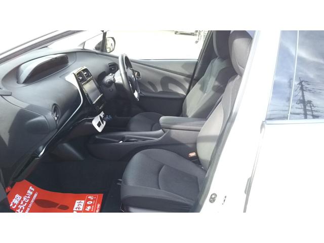 プリウス Ｓ　衝突被害軽減システム　９インチナビ・モデリスタエアロ・モデリスタアルミホイール・フルセグ・ＣＤ／ＤＶＤ再生・Ｂｌｕｅｔｏｏｔｈ・バックカメラ・ＥＴＣ・ドラレコ前後・ＬＥＤライト・フォグ・オートライト・オートハイビーム（21枚目）