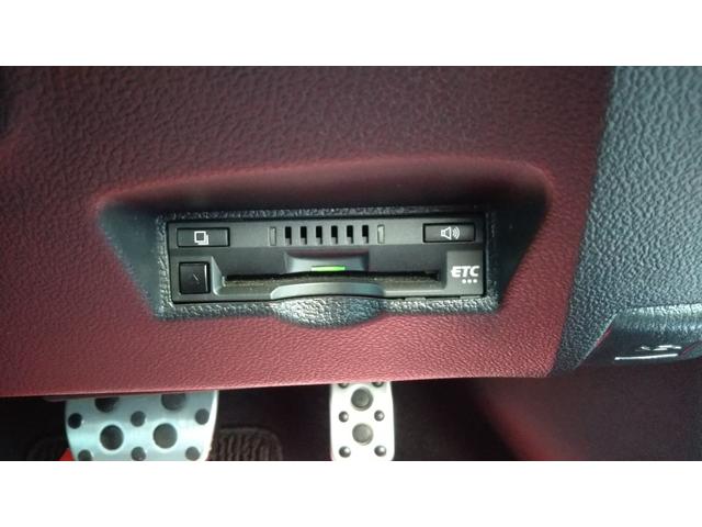 プリウス Ｓツーリングセレクション・ブラックエディション　９インチナビ・フルセグ・ＣＤ／ＤＶＤ再生・Ｂｌｕｅｔｏｏｔｈ・ＥＴＣ・全周囲カメラ・ドラレコ前後・衝突被害軽減システム・車線逸脱警報・１００Ｖ電源・レザー調シート・シートヒーター・ＬＥＤライト（13枚目）