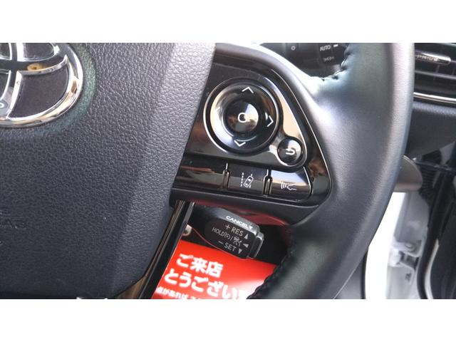 プリウス Ｓツーリングセレクション・ブラックエディション　９インチナビ・フルセグ・ＣＤ／ＤＶＤ再生・Ｂｌｕｅｔｏｏｔｈ・ＥＴＣ・全周囲カメラ・ドラレコ前後・衝突被害軽減システム・車線逸脱警報・１００Ｖ電源・レザー調シート・シートヒーター・ＬＥＤライト（17枚目）