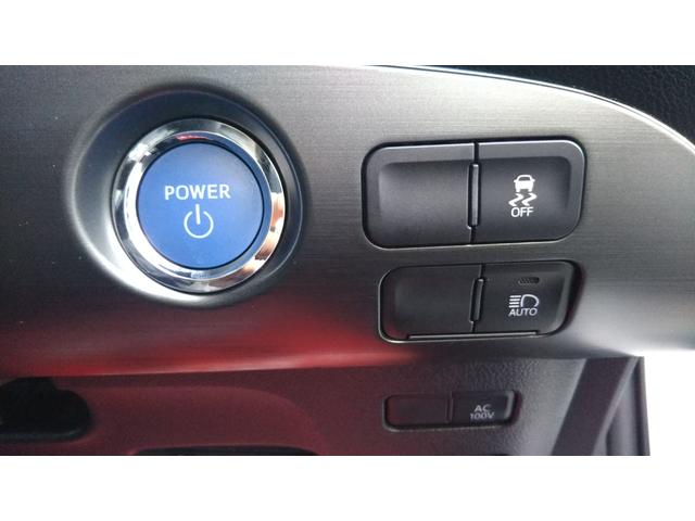 プリウス Ｓツーリングセレクション・ブラックエディション　９インチナビ・フルセグ・ＣＤ／ＤＶＤ再生・Ｂｌｕｅｔｏｏｔｈ・ＥＴＣ・全周囲カメラ・ドラレコ前後・衝突被害軽減システム・車線逸脱警報・１００Ｖ電源・レザー調シート・シートヒーター・ＬＥＤライト（18枚目）