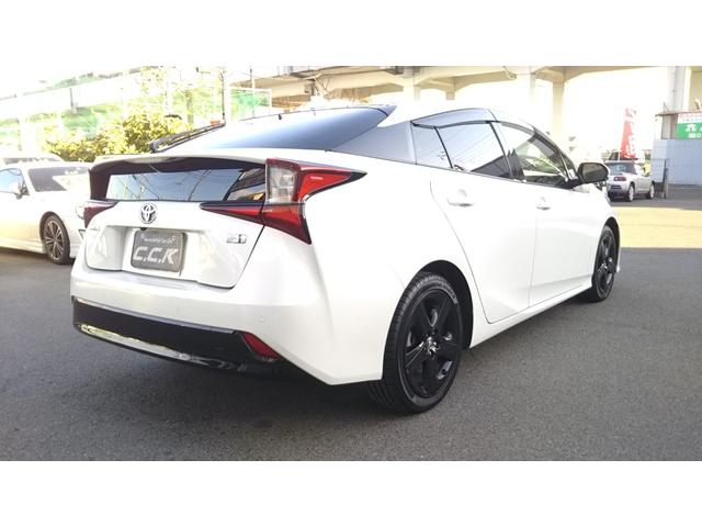 プリウス Ｓツーリングセレクション・ブラックエディション　９インチナビ・フルセグ・ＣＤ／ＤＶＤ再生・Ｂｌｕｅｔｏｏｔｈ・ＥＴＣ・全周囲カメラ・ドラレコ前後・衝突被害軽減システム・車線逸脱警報・１００Ｖ電源・レザー調シート・シートヒーター・ＬＥＤライト（34枚目）