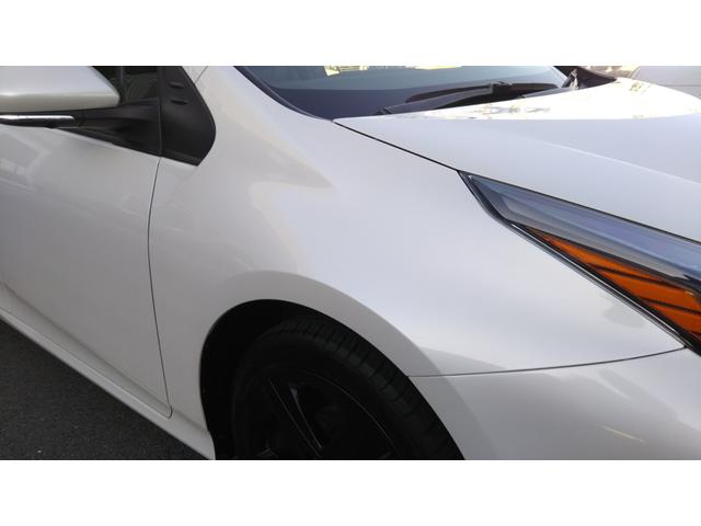 プリウス Ｓツーリングセレクション・ブラックエディション　９インチナビ・フルセグ・ＣＤ／ＤＶＤ再生・Ｂｌｕｅｔｏｏｔｈ・ＥＴＣ・全周囲カメラ・ドラレコ前後・衝突被害軽減システム・車線逸脱警報・１００Ｖ電源・レザー調シート・シートヒーター・ＬＥＤライト（46枚目）