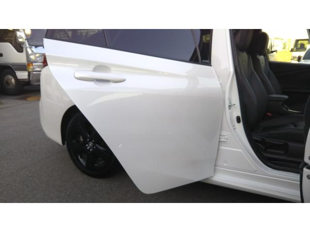 プリウス Ｓツーリングセレクション・ブラックエディション　９インチナビ・フルセグ・ＣＤ／ＤＶＤ再生・Ｂｌｕｅｔｏｏｔｈ・ＥＴＣ・全周囲カメラ・ドラレコ前後・衝突被害軽減システム・車線逸脱警報・１００Ｖ電源・レザー調シート・シートヒーター・ＬＥＤライト（49枚目）