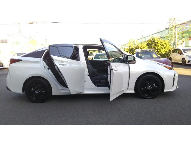 プリウス Ｓツーリングセレクション・ブラックエディション　９インチナビ・フルセグ・ＣＤ／ＤＶＤ再生・Ｂｌｕｅｔｏｏｔｈ・ＥＴＣ・全周囲カメラ・ドラレコ前後・衝突被害軽減システム・車線逸脱警報・１００Ｖ電源・レザー調シート・シートヒーター・ＬＥＤライト（50枚目）