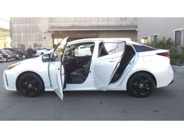 プリウス Ｓツーリングセレクション・ブラックエディション　９インチナビ・フルセグ・ＣＤ／ＤＶＤ再生・Ｂｌｕｅｔｏｏｔｈ・ＥＴＣ・全周囲カメラ・ドラレコ前後・衝突被害軽減システム・車線逸脱警報・１００Ｖ電源・レザー調シート・シートヒーター・ＬＥＤライト（56枚目）