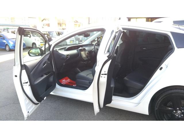 プリウス Ｓツーリングセレクション・ブラックエディション　９インチナビ・フルセグ・ＣＤ／ＤＶＤ再生・Ｂｌｕｅｔｏｏｔｈ・ＥＴＣ・全周囲カメラ・ドラレコ前後・衝突被害軽減システム・車線逸脱警報・１００Ｖ電源・レザー調シート・シートヒーター・ＬＥＤライト（57枚目）