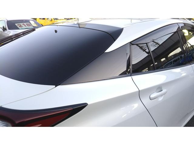 プリウス Ｓツーリングセレクション・ブラックエディション　９インチナビ・フルセグ・ＣＤ／ＤＶＤ再生・Ｂｌｕｅｔｏｏｔｈ・ＥＴＣ・全周囲カメラ・ドラレコ前後・衝突被害軽減システム・車線逸脱警報・１００Ｖ電源・レザー調シート・シートヒーター・ＬＥＤライト（63枚目）