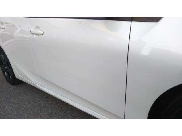 プリウス Ｓツーリングセレクション・ブラックエディション　９インチナビ・フルセグ・ＣＤ／ＤＶＤ再生・Ｂｌｕｅｔｏｏｔｈ・ＥＴＣ・全周囲カメラ・ドラレコ前後・衝突被害軽減システム・車線逸脱警報・１００Ｖ電源・レザー調シート・シートヒーター・ＬＥＤライト（65枚目）