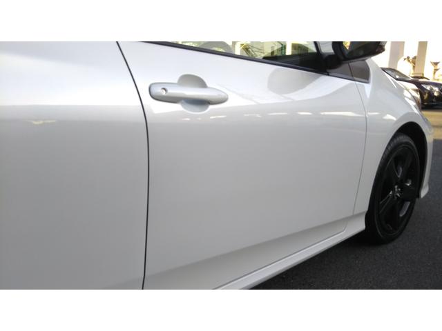 プリウス Ｓツーリングセレクション・ブラックエディション　９インチナビ・フルセグ・ＣＤ／ＤＶＤ再生・Ｂｌｕｅｔｏｏｔｈ・ＥＴＣ・全周囲カメラ・ドラレコ前後・衝突被害軽減システム・車線逸脱警報・１００Ｖ電源・レザー調シート・シートヒーター・ＬＥＤライト（66枚目）