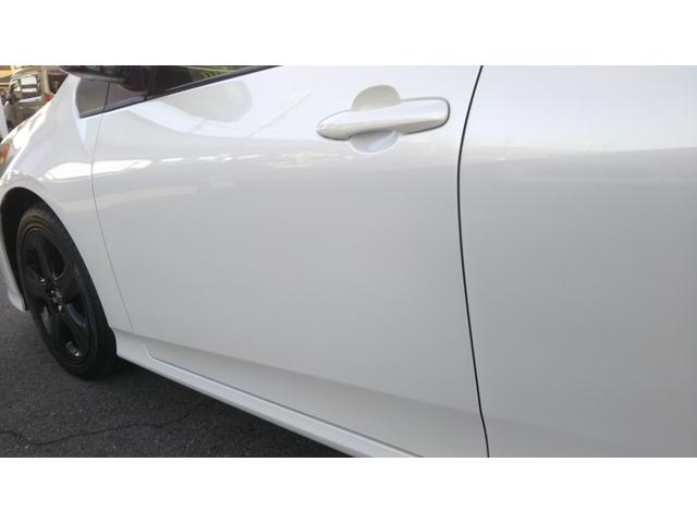 プリウス Ｓツーリングセレクション・ブラックエディション　９インチナビ・フルセグ・ＣＤ／ＤＶＤ再生・Ｂｌｕｅｔｏｏｔｈ・ＥＴＣ・全周囲カメラ・ドラレコ前後・衝突被害軽減システム・車線逸脱警報・１００Ｖ電源・レザー調シート・シートヒーター・ＬＥＤライト（67枚目）