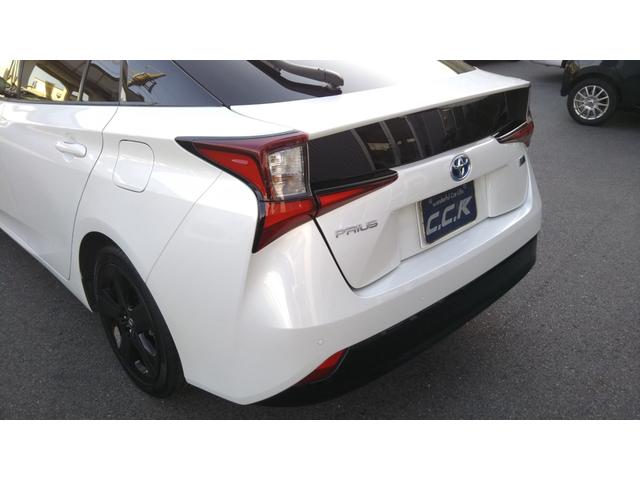 プリウス Ｓツーリングセレクション・ブラックエディション　９インチナビ・フルセグ・ＣＤ／ＤＶＤ再生・Ｂｌｕｅｔｏｏｔｈ・ＥＴＣ・全周囲カメラ・ドラレコ前後・衝突被害軽減システム・車線逸脱警報・１００Ｖ電源・レザー調シート・シートヒーター・ＬＥＤライト（71枚目）