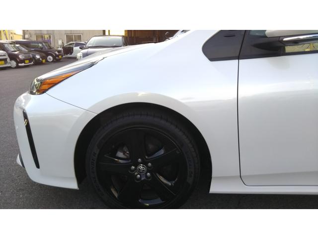 プリウス Ｓツーリングセレクション・ブラックエディション　９インチナビ・フルセグ・ＣＤ／ＤＶＤ再生・Ｂｌｕｅｔｏｏｔｈ・ＥＴＣ・全周囲カメラ・ドラレコ前後・衝突被害軽減システム・車線逸脱警報・１００Ｖ電源・レザー調シート・シートヒーター・ＬＥＤライト（76枚目）