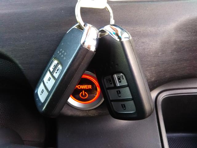 フリードハイブリッド ハイブリッド・Gホンダセンシング 4WD ギャザーズナビ・フルセグ・CD/DVD再生・Bluetooth・ETC・バックカメラ・両側パワースライド・シートヒーター・LEDライト・オートライト・オートクルーズ・スマートキー・プッシュスタート(13枚目)