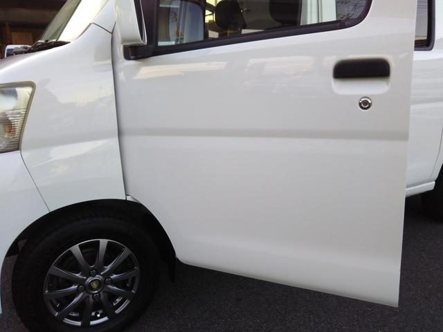 ハイゼットカーゴ クルーズ　ハイルーフ　メモリーナビ・フルセグ・ＣＤ／ＤＶＤ再生・Ｂｌｕｅｔｏｏｔｈ・バックカメラ・ＥＴＣ・キーレス・社外アルミ（54枚目）