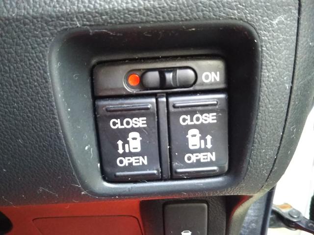 N-BOXカスタム G・ターボパッケージ メモリーナビ・ワンセグ・CD・SDカード・バックカメラ・ETC・両側パワースライド・HIDライト・フォグ・スマートキー・プッシュスタート・クルーズコントロール・パドルシフト(12枚目)