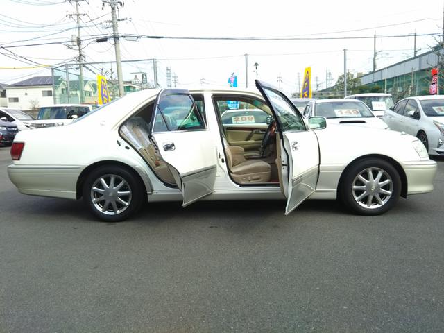 ���₢���킹�͂O�W�U�|�Q�T�P�|�S�T�T�S�܂ł��肢���܂��B