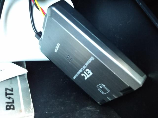 コペン アクティブトップ メモリーナビ・ワンセグ・CD/DVD再生・USB・ETC・赤革シート・BLITZターボタイマー・BLITZブーストコントローラー・ドラレコ・シートヒーター・社外スピーカー・HIDライト・フォグ(11枚目)