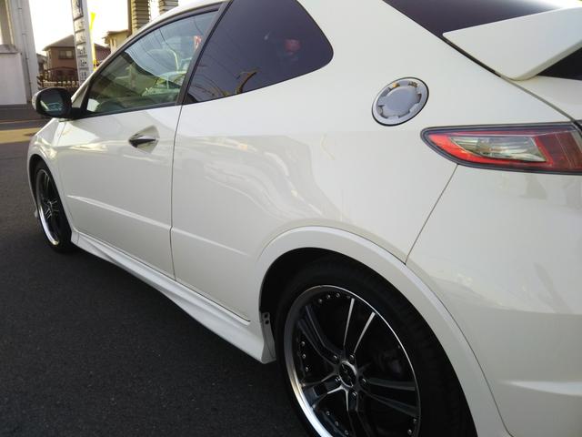 ���X�́A�i�t�y�Вc�@�l���{���Î����Ԕ̔�����A����z���S�ƐM���̒��ÎԔ̔��X�ł��B