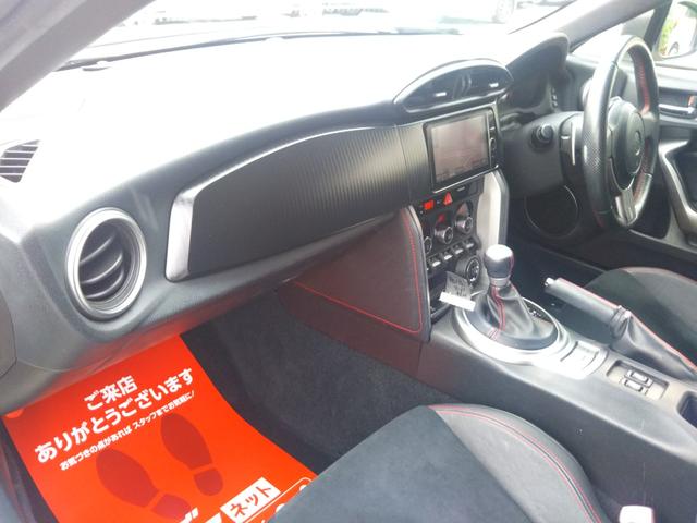 ＧＴリミテッド　エアロ　メモリーナビ・フルセグ・ＣＤ／ＤＶＤ・Ｂｌｕｅｔｏｏｔｈ・バックカメラ・ドラレコ・ＥＴＣ・シートヒーター・レイズ１８インチホイール・ＨＩＤライト・フォグ・オートライト・パドルシフト（画像8）