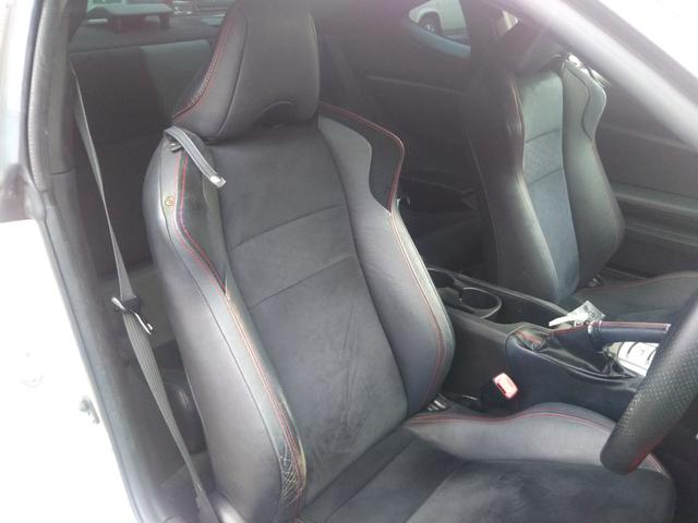 ＧＴリミテッド　エアロ　メモリーナビ・フルセグ・ＣＤ／ＤＶＤ・Ｂｌｕｅｔｏｏｔｈ・バックカメラ・ドラレコ・ＥＴＣ・シートヒーター・レイズ１８インチホイール・ＨＩＤライト・フォグ・オートライト・パドルシフト（画像19）