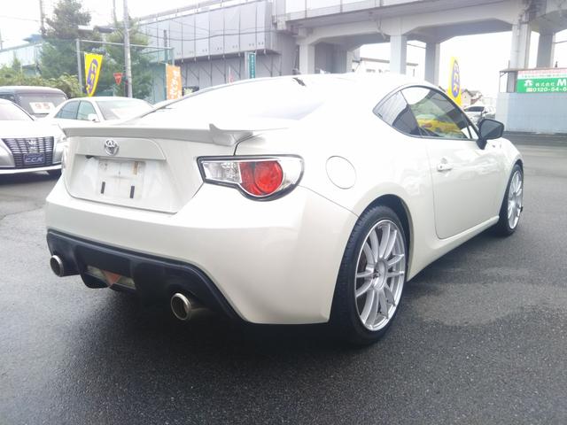 ＧＴリミテッド　エアロ　メモリーナビ・フルセグ・ＣＤ／ＤＶＤ・Ｂｌｕｅｔｏｏｔｈ・バックカメラ・ドラレコ・ＥＴＣ・シートヒーター・レイズ１８インチホイール・ＨＩＤライト・フォグ・オートライト・パドルシフト（画像30）