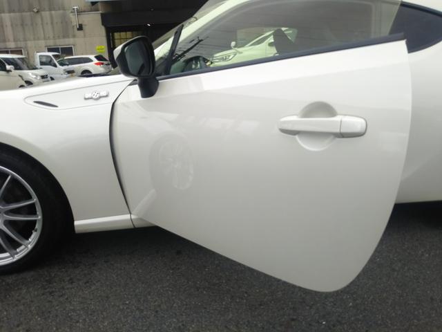 ＧＴリミテッド　エアロ　メモリーナビ・フルセグ・ＣＤ／ＤＶＤ・Ｂｌｕｅｔｏｏｔｈ・バックカメラ・ドラレコ・ＥＴＣ・シートヒーター・レイズ１８インチホイール・ＨＩＤライト・フォグ・オートライト・パドルシフト（画像50）