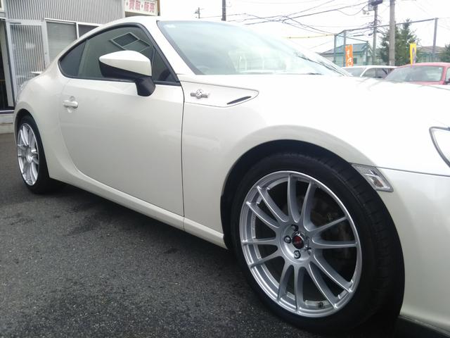 ＧＴリミテッド　エアロ　メモリーナビ・フルセグ・ＣＤ／ＤＶＤ・Ｂｌｕｅｔｏｏｔｈ・バックカメラ・ドラレコ・ＥＴＣ・シートヒーター・レイズ１８インチホイール・ＨＩＤライト・フォグ・オートライト・パドルシフト（画像54）