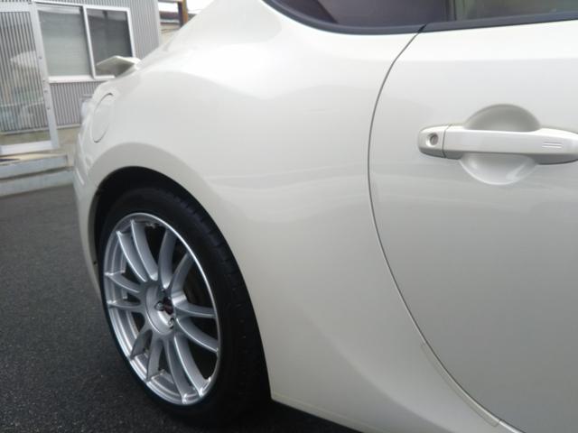 ＧＴリミテッド　エアロ　メモリーナビ・フルセグ・ＣＤ／ＤＶＤ・Ｂｌｕｅｔｏｏｔｈ・バックカメラ・ドラレコ・ＥＴＣ・シートヒーター・レイズ１８インチホイール・ＨＩＤライト・フォグ・オートライト・パドルシフト（画像62）