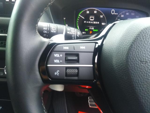 ｅ：ＨＥＶ　Ｚ特別仕様車ブラックスタイル　　ＳＥＮＳＩＮＧ　本革シート・革ハンドル・９インチディスプレー・フルセグ・Ｂｌｕｅｔｏｏｔｈ・ＣａｒＰｌａｙ・ＵＳＢ・マルチビューカメラシステム・ドラレコ・パワーバックドア・シートヒーター前後・ハンドルヒーター（画像14）