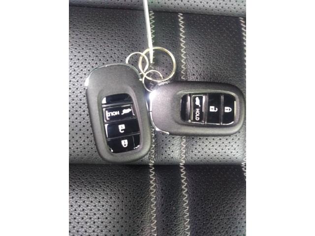 ｅ：ＨＥＶ　Ｚ特別仕様車ブラックスタイル　　ＳＥＮＳＩＮＧ　本革シート・革ハンドル・９インチディスプレー・フルセグ・Ｂｌｕｅｔｏｏｔｈ・ＣａｒＰｌａｙ・ＵＳＢ・マルチビューカメラシステム・ドラレコ・パワーバックドア・シートヒーター前後・ハンドルヒーター（画像21）