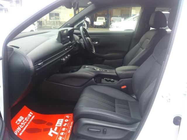 ｅ：ＨＥＶ　Ｚ特別仕様車ブラックスタイル　　ＳＥＮＳＩＮＧ　本革シート・革ハンドル・９インチディスプレー・フルセグ・Ｂｌｕｅｔｏｏｔｈ・ＣａｒＰｌａｙ・ＵＳＢ・マルチビューカメラシステム・ドラレコ・パワーバックドア・シートヒーター前後・ハンドルヒーター（画像28）