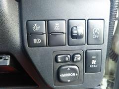 キャッシュレス決済も取り扱っております。オイル交換や車検も対応可能です！ 5