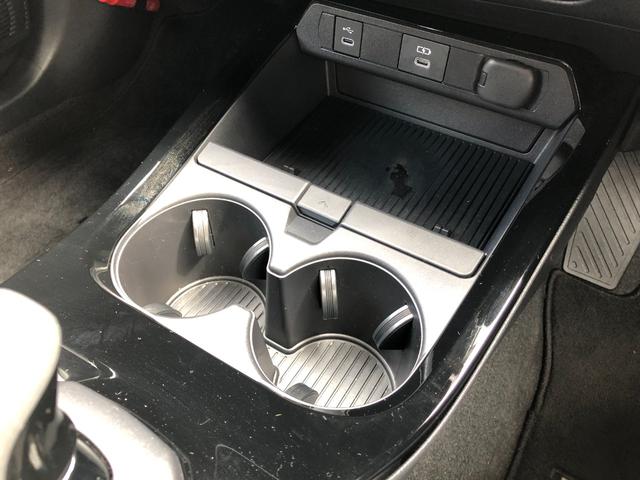 プリウス Z 黒革シート(ヒーター&ベンチレーション)) 純正12.3インチナビTV&パノラミックビューモニター パワーバックドア デジタルインナーミラー 純正19インチAW(18枚目)