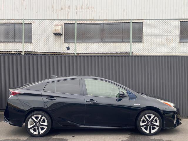 プリウス Sツーリングセレクション 黒レザーシート 純正9インチナビフルセグTV&バックカメラ ETC LEDヘッドランプ&フォグ 純正17インチAW ドライブレコーダー(7枚目)