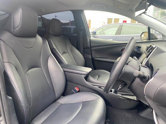 プリウス Sツーリングセレクション 黒レザーシート 純正9インチナビフルセグTV&バックカメラ ETC LEDヘッドランプ&フォグ 純正17インチAW ドライブレコーダー(12枚目)