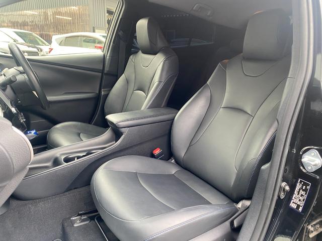 プリウス Sツーリングセレクション 黒レザーシート 純正9インチナビフルセグTV&バックカメラ ETC LEDヘッドランプ&フォグ 純正17インチAW ドライブレコーダー(13枚目)