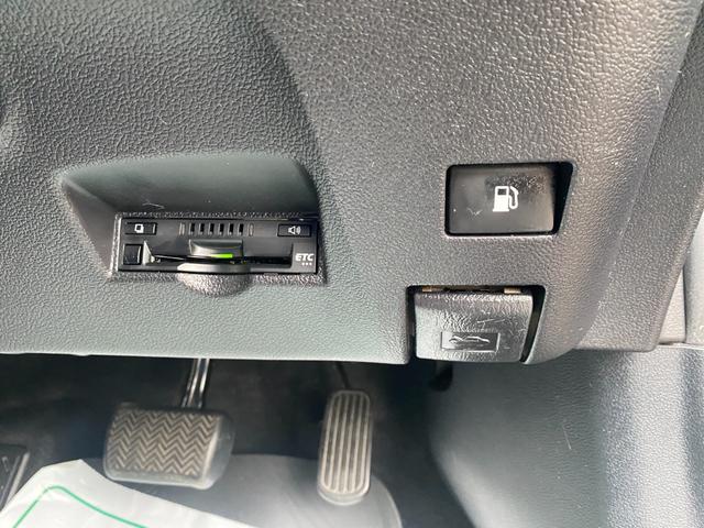 プリウス Sツーリングセレクション 黒レザーシート 純正9インチナビフルセグTV&バックカメラ ETC LEDヘッドランプ&フォグ 純正17インチAW ドライブレコーダー(22枚目)