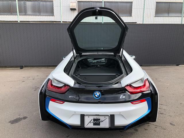 i8 ベースグレード 純正ナビ&360°カメラ ハーマンカードン 20インチAW 黒革シート 追従クルーズコントロール スマートキー プッシュスタート  ヘッドアップディスプレイ(9枚目)