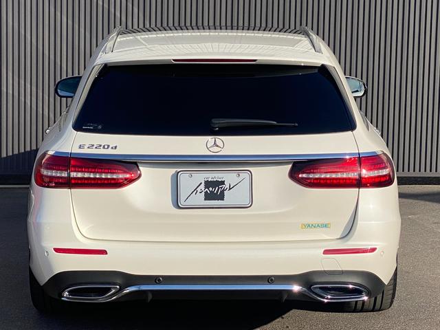 Ｅクラスステーションワゴン Ｅ２２０ｄ　ステーションワゴン　スポーツ　パノラミックスライディングルーフ　黒革シート　１オーナー車　ＢＳＭ　ＨＵＤ　パヒュームアトマイザー　ブルメスターサウンド　前後ドライブレコーダー　パワーバックドア（4枚目）
