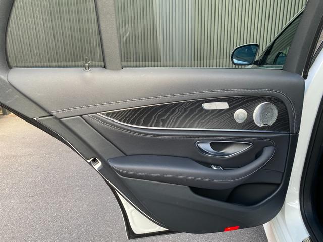 Ｅクラスステーションワゴン Ｅ２２０ｄ　ステーションワゴン　スポーツ　パノラミックスライディングルーフ　黒革シート　１オーナー車　ＢＳＭ　ＨＵＤ　パヒュームアトマイザー　ブルメスターサウンド　前後ドライブレコーダー　パワーバックドア（24枚目）