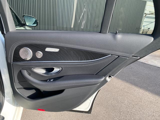 Ｅクラスステーションワゴン Ｅ２２０ｄ　ステーションワゴン　スポーツ　パノラミックスライディングルーフ　黒革シート　１オーナー車　ＢＳＭ　ＨＵＤ　パヒュームアトマイザー　ブルメスターサウンド　前後ドライブレコーダー　パワーバックドア（25枚目）