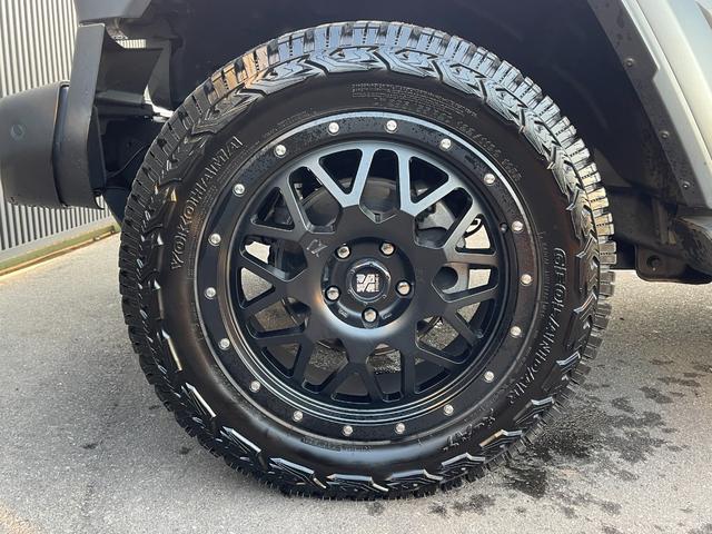 ジープ・ラングラーアンリミテッド スポーツアルティテュード 社外20インチAW 純正ディスプレイオーディオ&バックカメラ ETC LEDヘッドライト 限定300台 グロスブラック内装パネル LEDヘッドライト(13枚目)